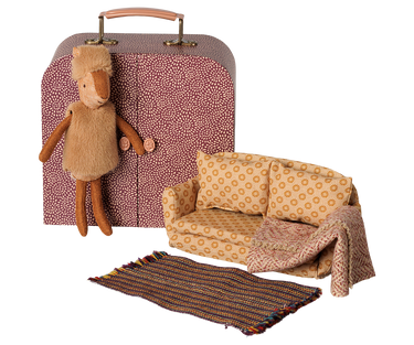 Reindeer in Suitcase, Little Sister