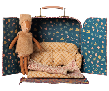 Reindeer in Suitcase, Little Sister