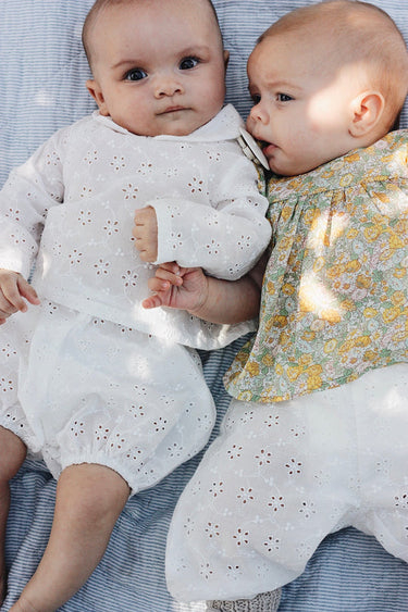 Vilja Set, Broderie Anglaise