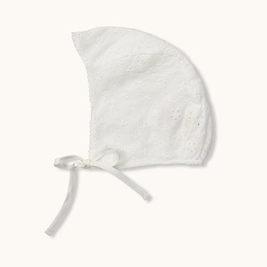 Linn Bonnet, Broderie Anglaise