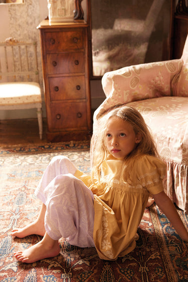 Millie Trouser, Wallflower