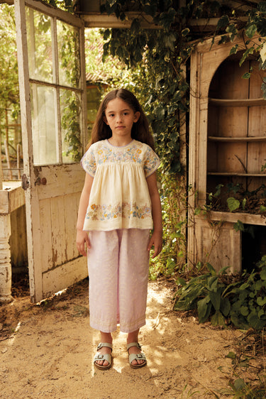 Millie Trouser, Wallflower